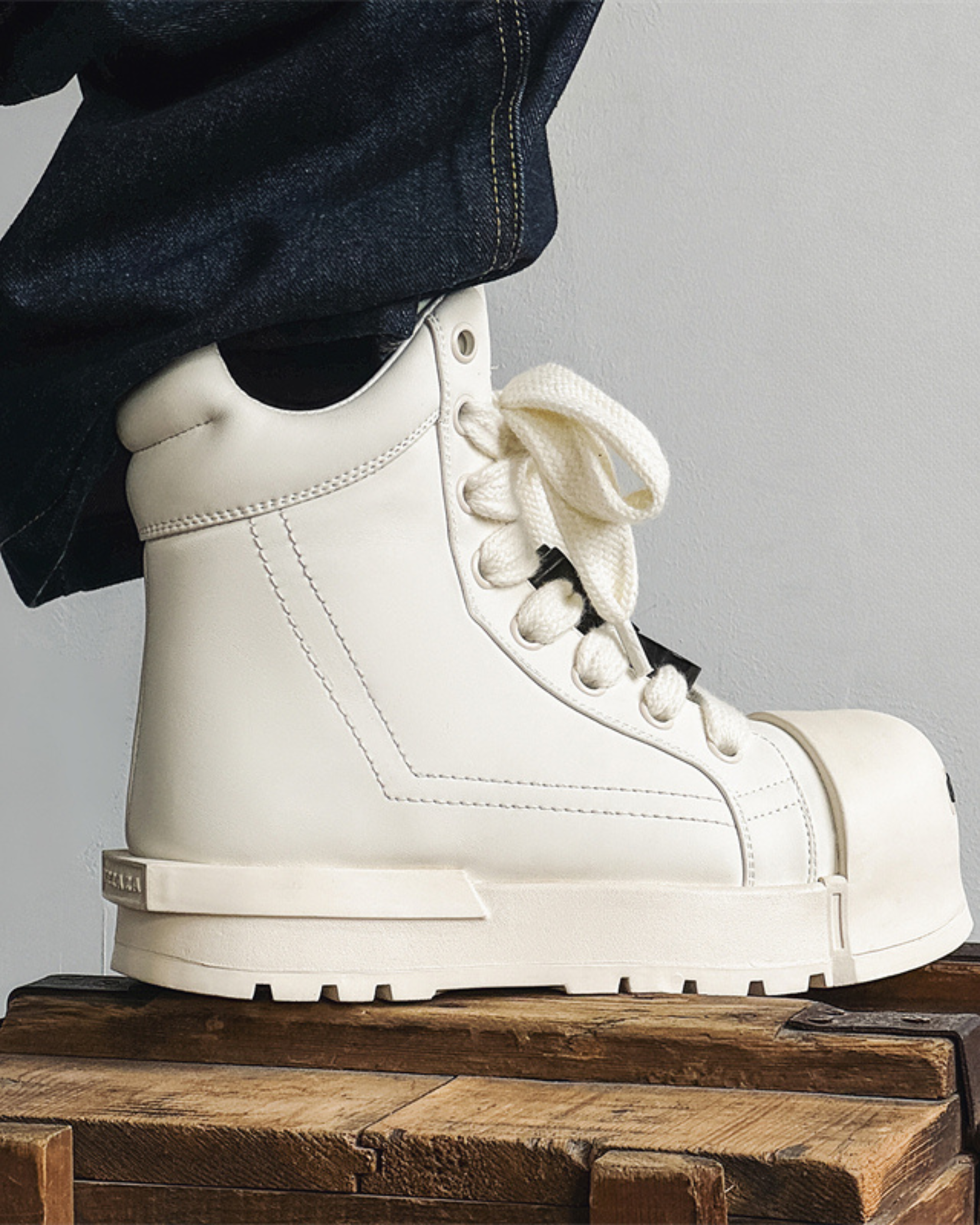 Dig High Top Thick Soled White